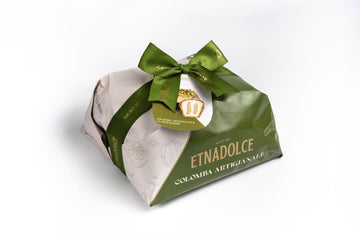 Colomba con Crema di Pistacchio incarto a mano 1kg (Copia) (Copia) (Copia) (Copia) (Copia) (Copia) (Copia)